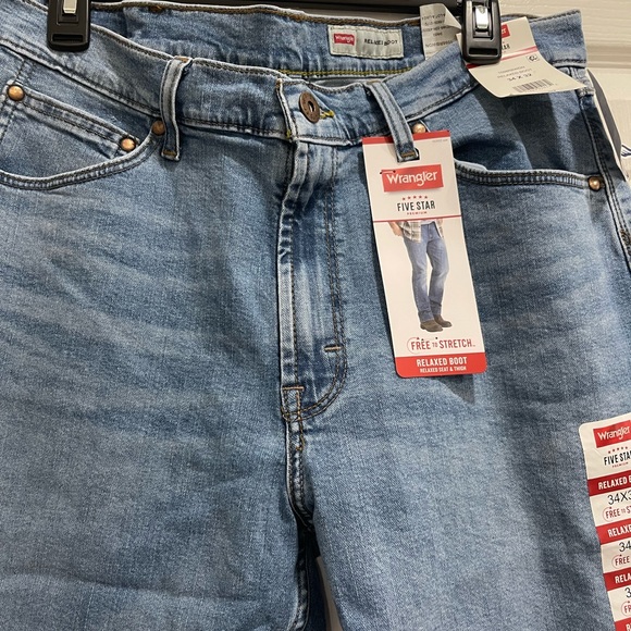 New Wrangler Five Star Relaxed To Regular Boot Fit Jeans - Picture 2 of 13